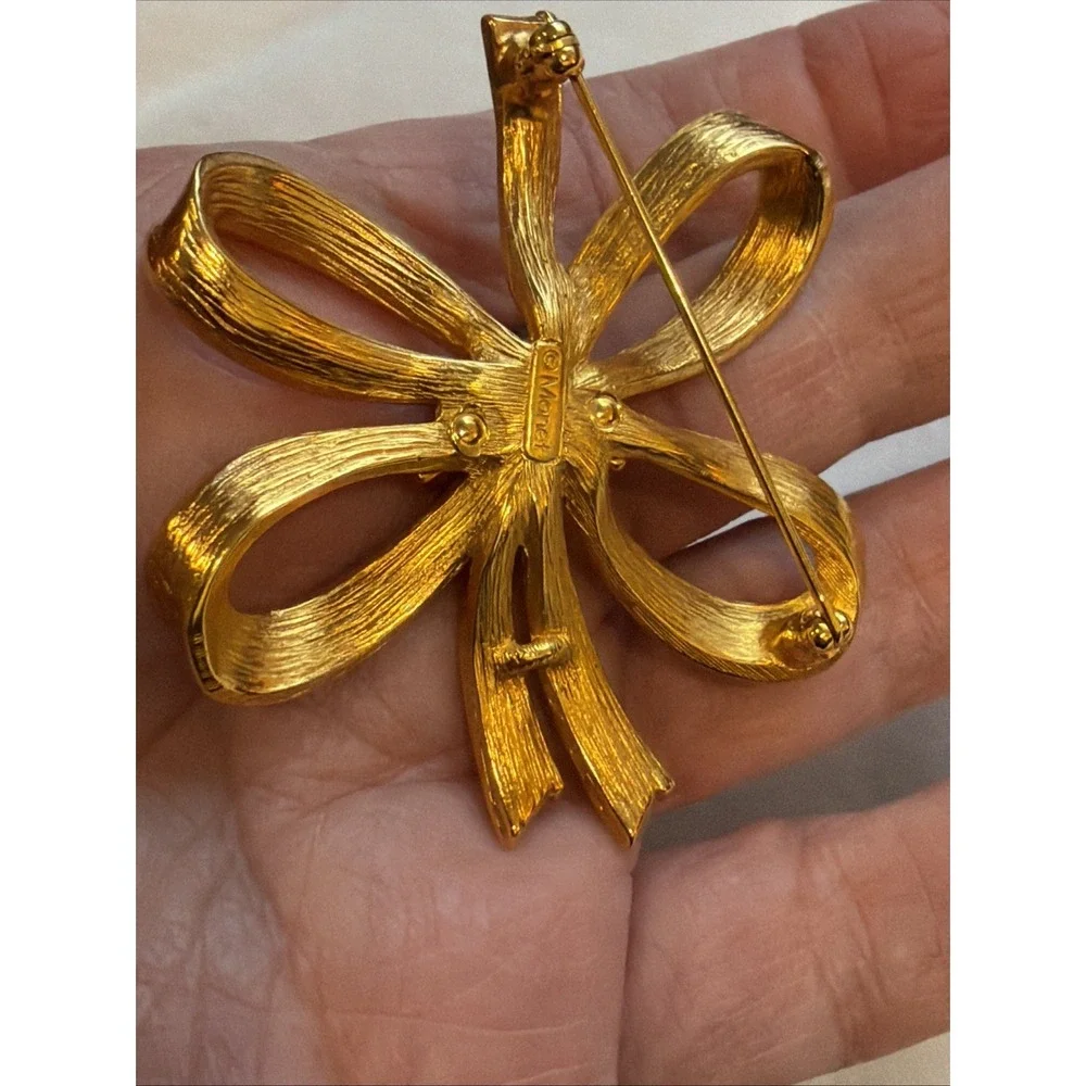 Vintage Monet Gold Tone Ribbon Bow Signed Brooch‎ Pin